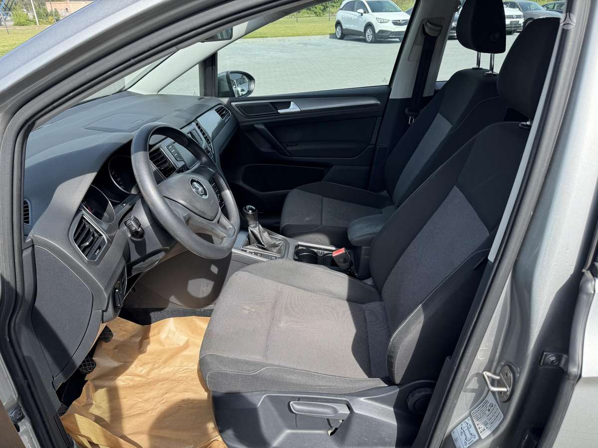 Volkswagen Golf Sportsvan - 12