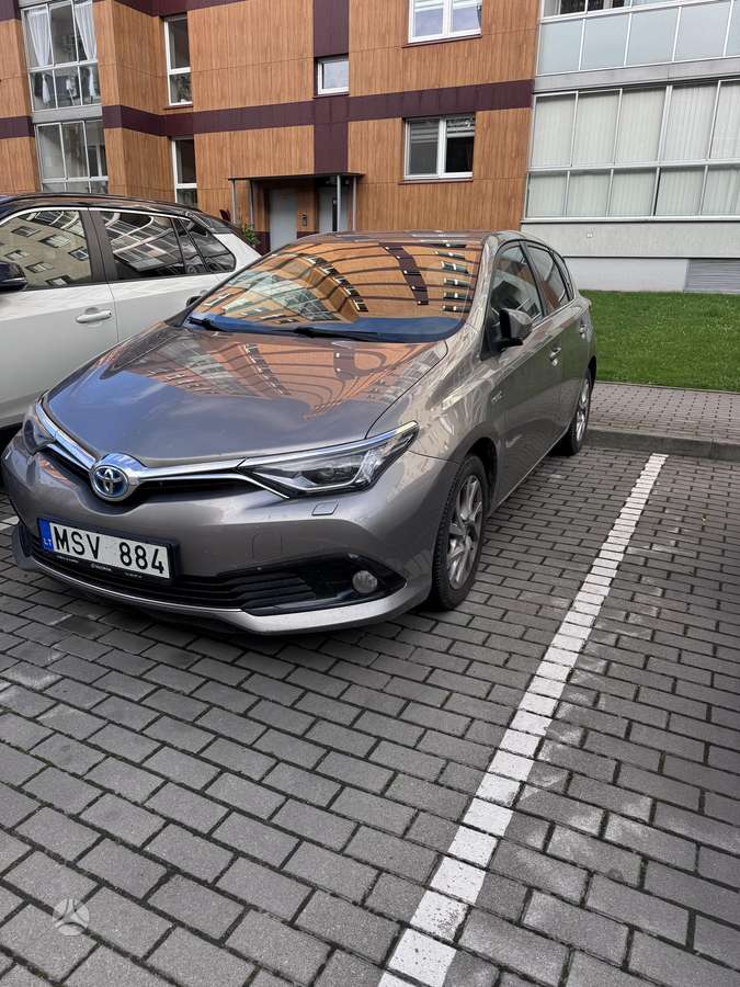 Toyota Auris, hatchback
