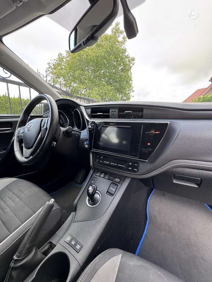 Toyota Auris, hatchback