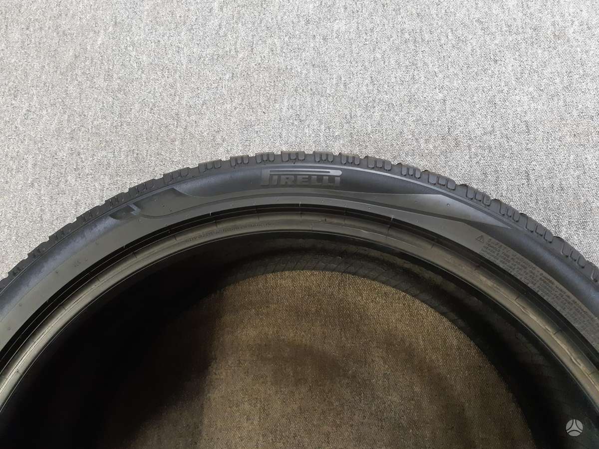 Pirelli 2025m Scrp. Winter 2 85%, žieminės 285/35 R23