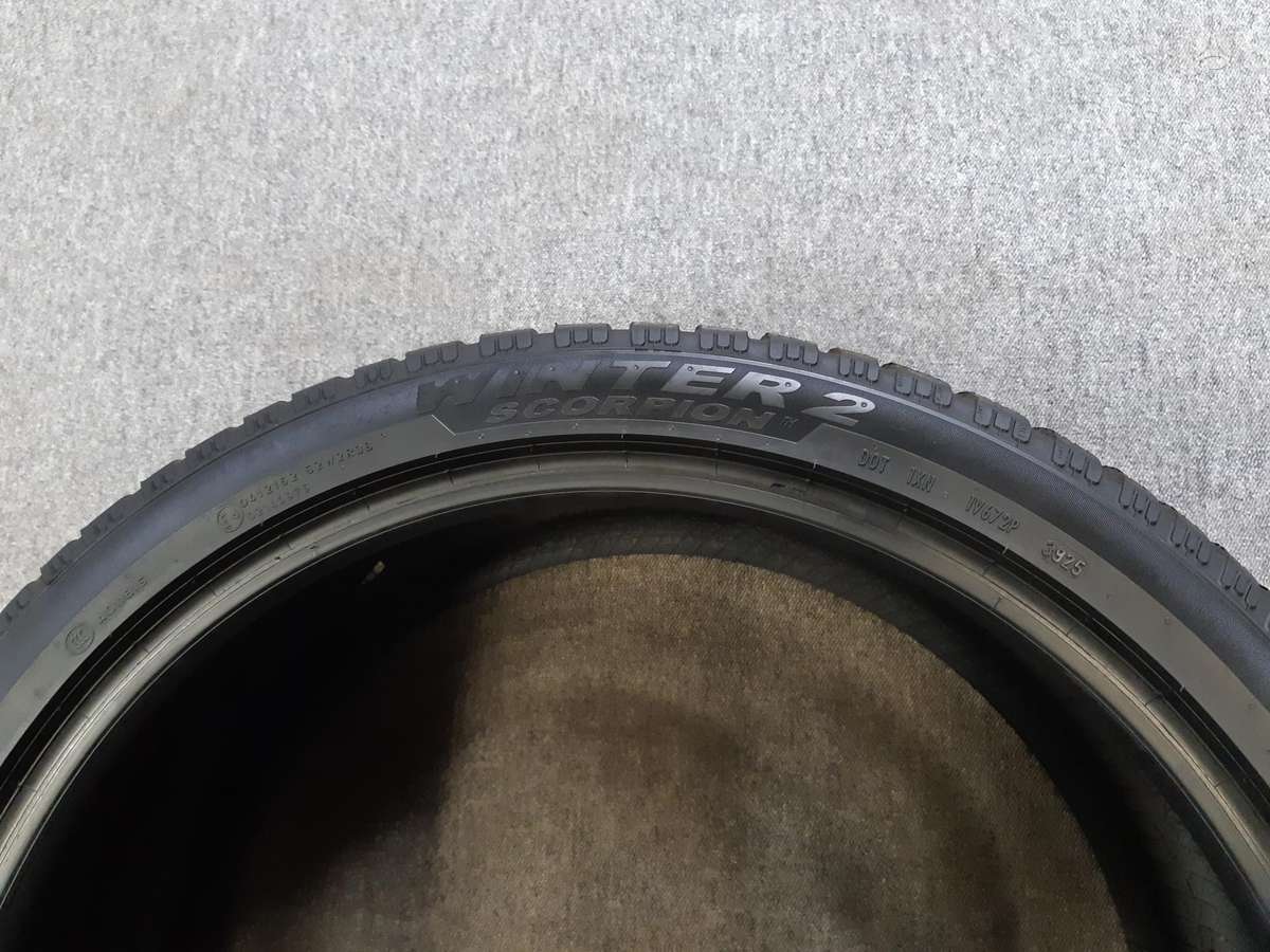 Pirelli 2025m Scrp. Winter 2 85%, žieminės 285/35 R23