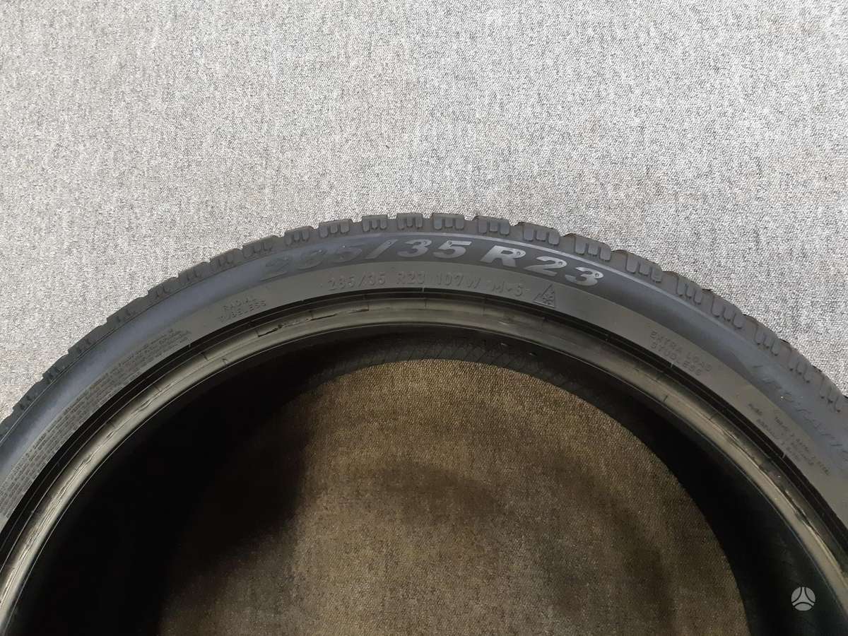 Pirelli 2025m Scrp. Winter 2 85%, žieminės 285/35 R23