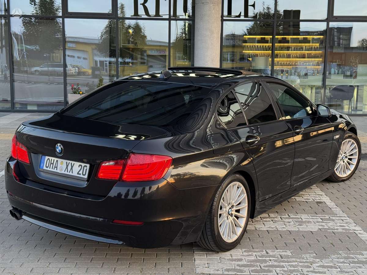 BMW 520, 2.0 l., Седан
