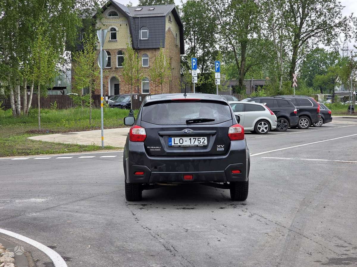 Subaru XV, 2.0 l., Хэтчбек