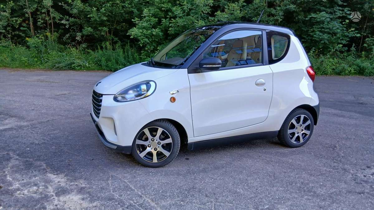 Zhidou D2S, hatchback