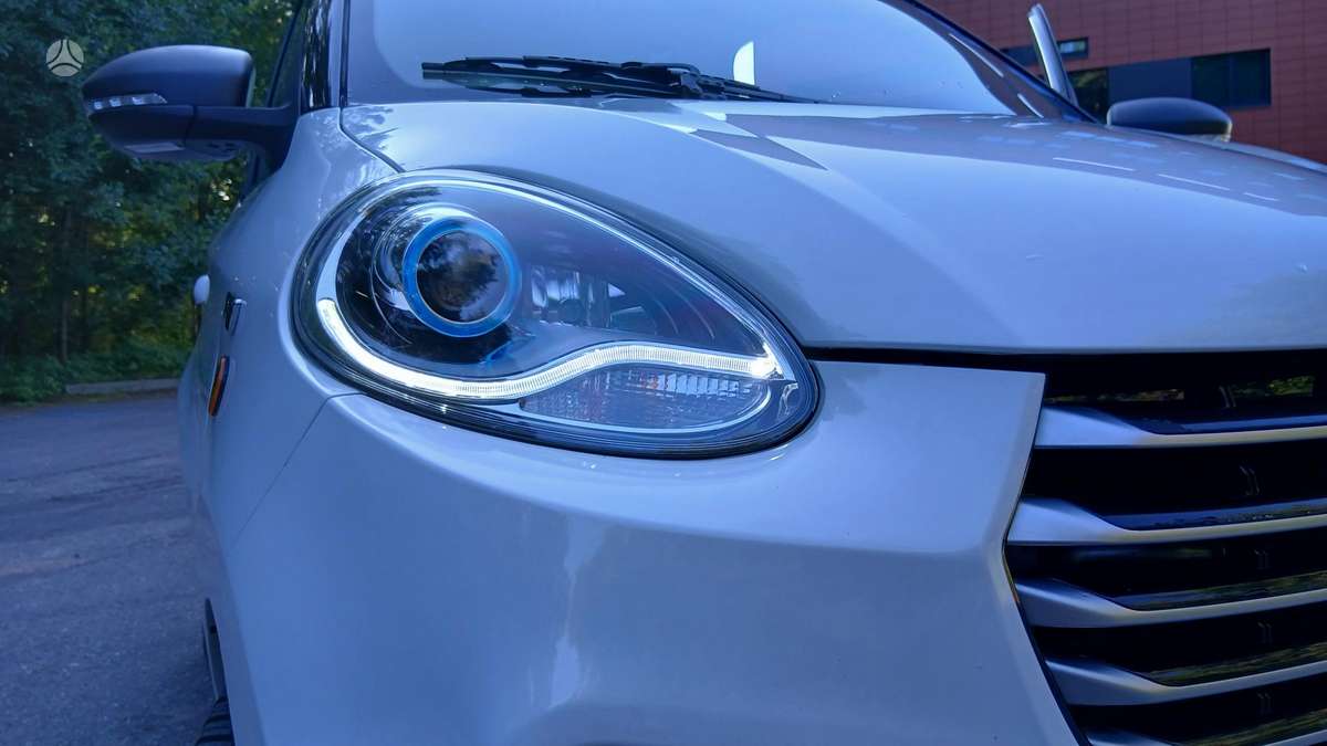 Zhidou D2S, Хэтчбек