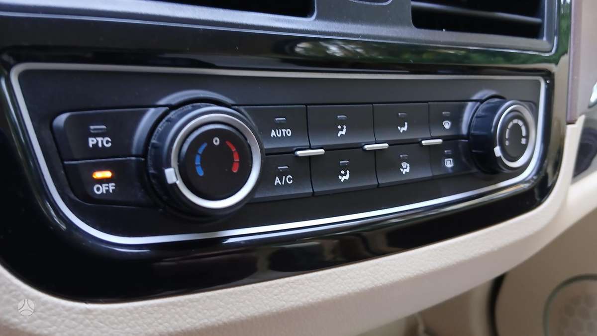 Zhidou D2S, hatchback
