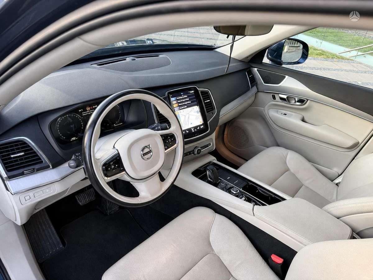 Volvo XC90 - 7
