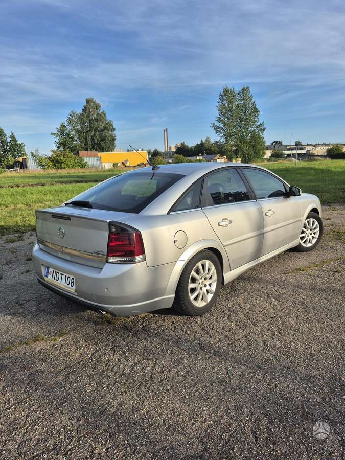 Opel Vectra, 2.2 l., Хэтчбек