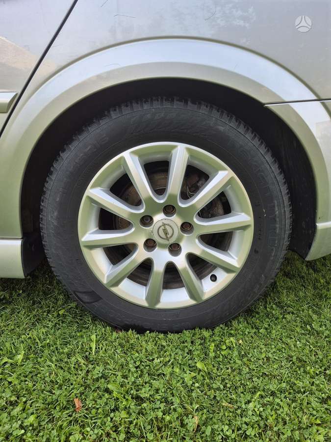 Opel Vectra, 2.2 l., Хэтчбек