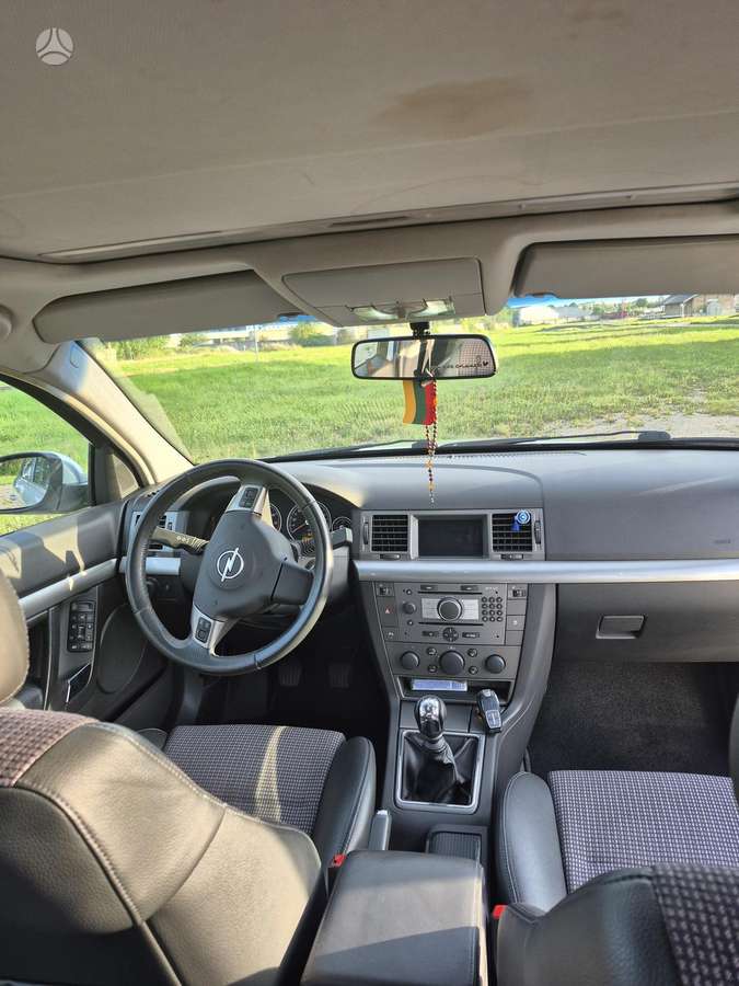 Opel Vectra, 2.2 l., Хэтчбек