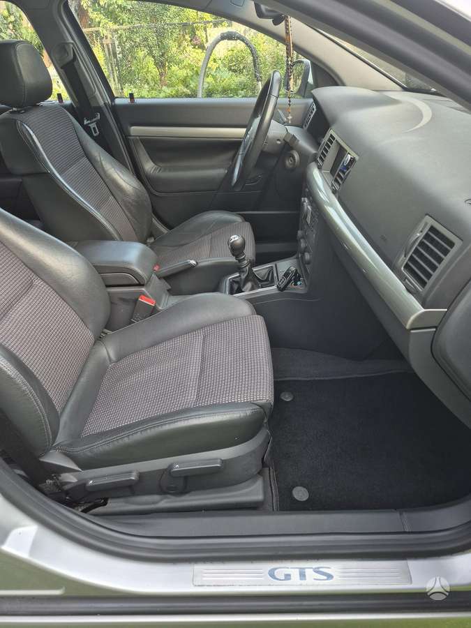Opel Vectra, 2.2 l., Хэтчбек