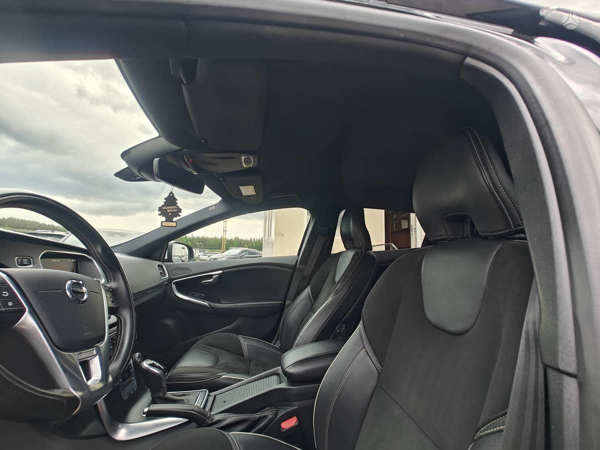 Volvo V40, 2.0 l., Хэтчбек