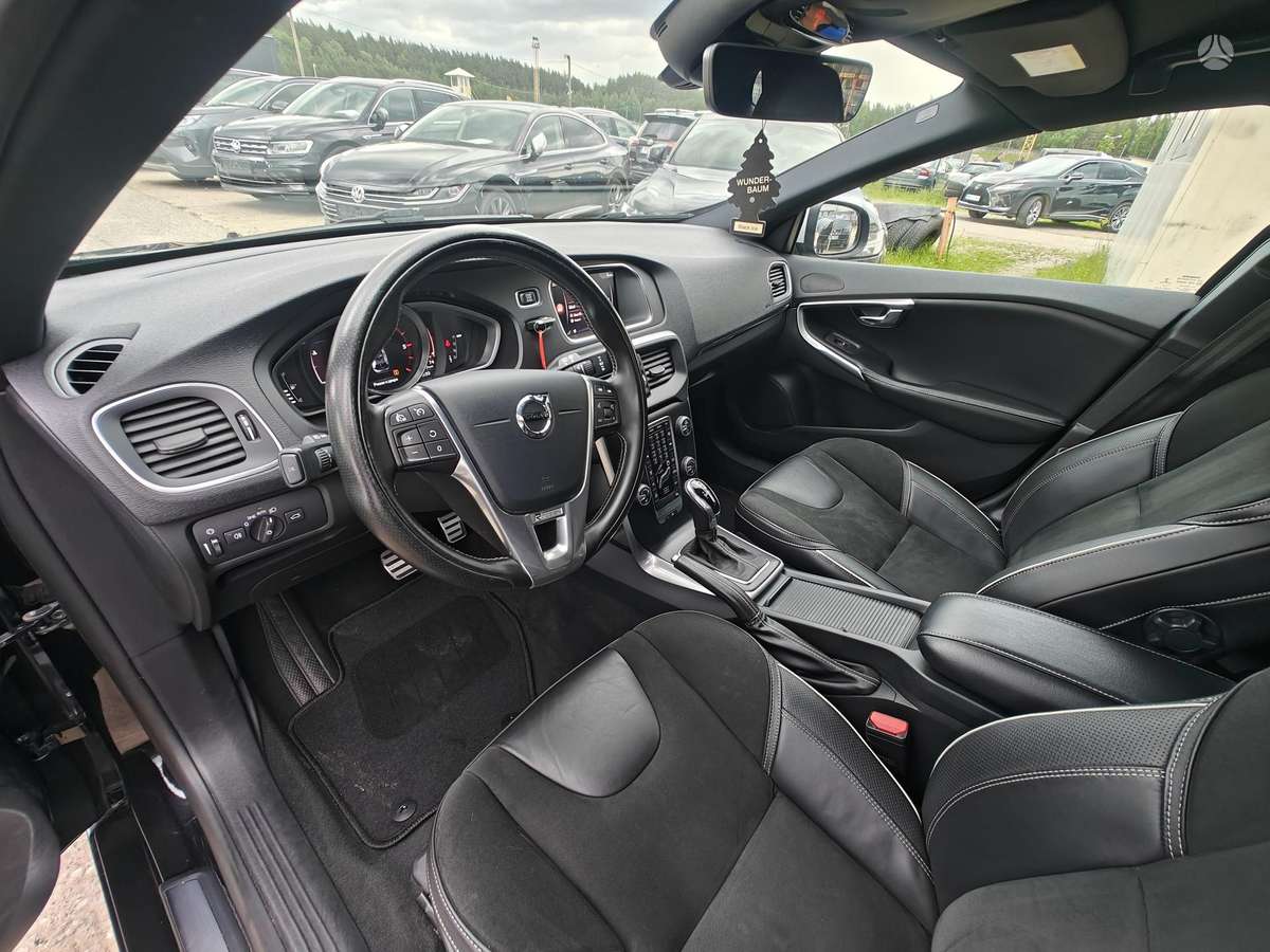 Volvo V40, 2.0 l., Хэтчбек