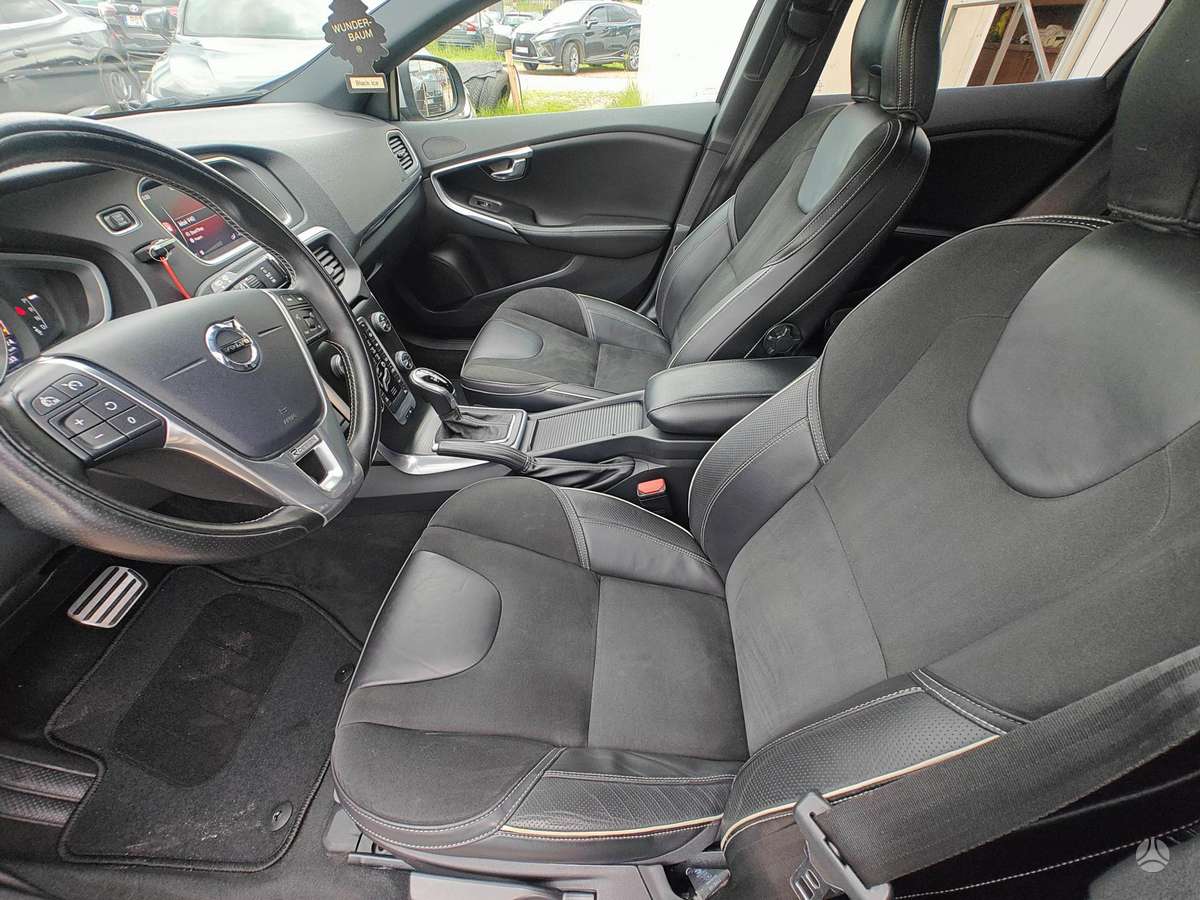 Volvo V40, 2.0 l., Хэтчбек