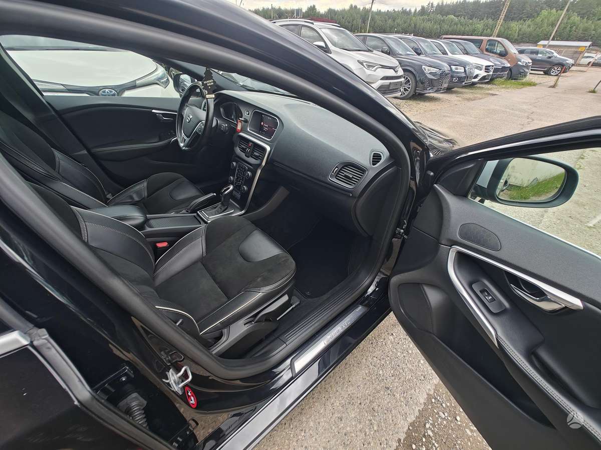 Volvo V40, 2.0 l., Хэтчбек