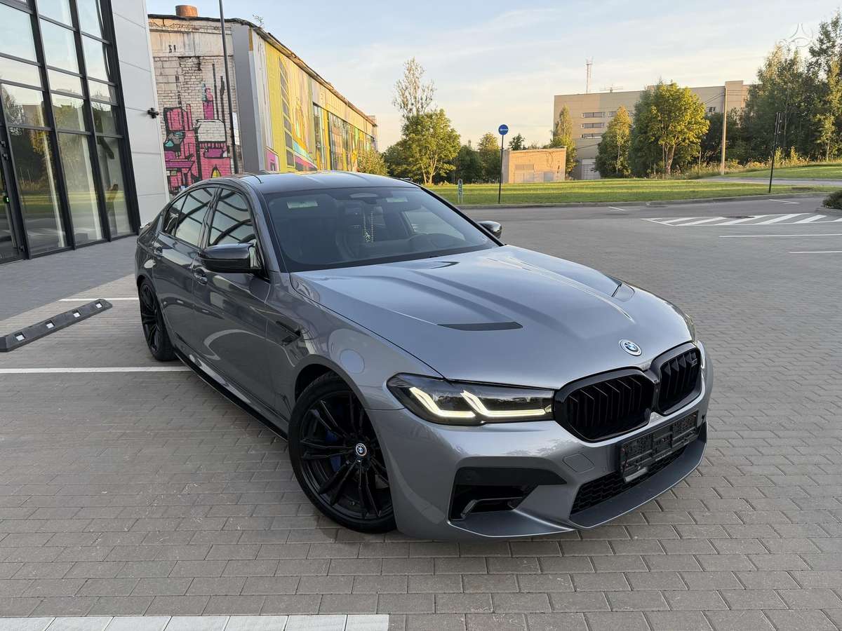 BMW M5, 4.4 l., sedanas