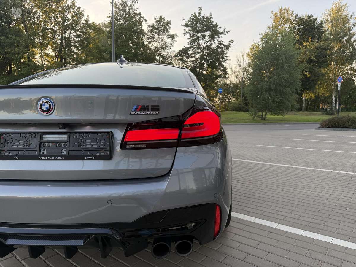 BMW M5, 4.4 l., sedanas