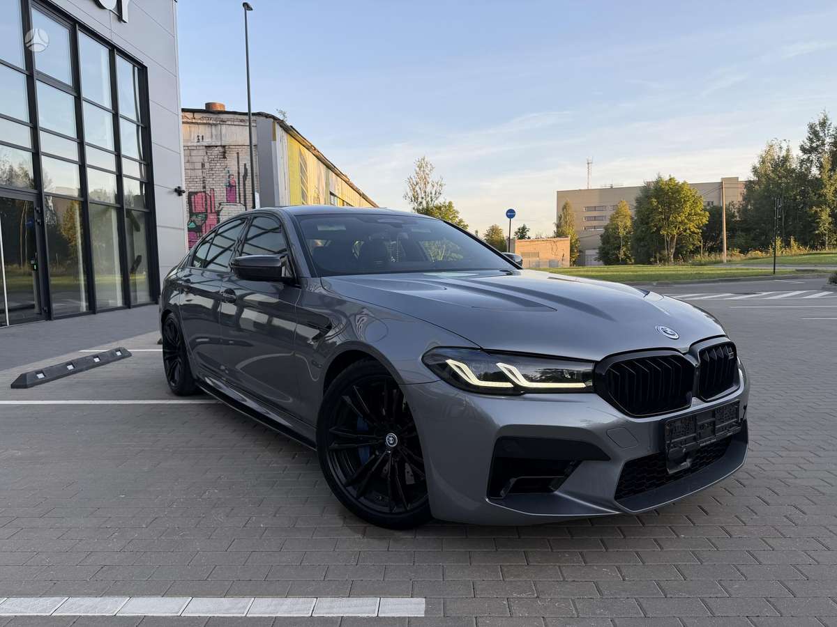 BMW M5, 4.4 l., sedanas