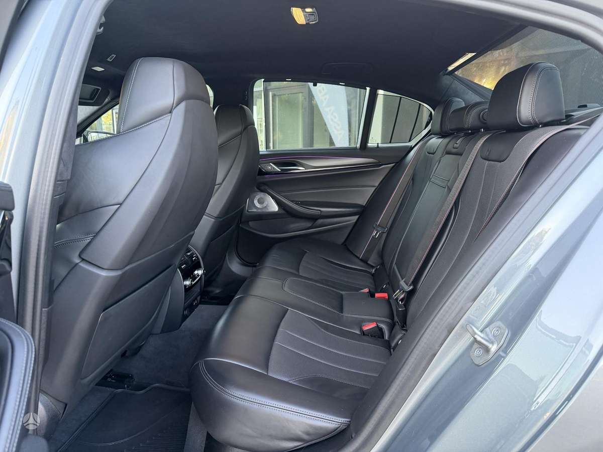 BMW M5, 4.4 l., saloon / sedan