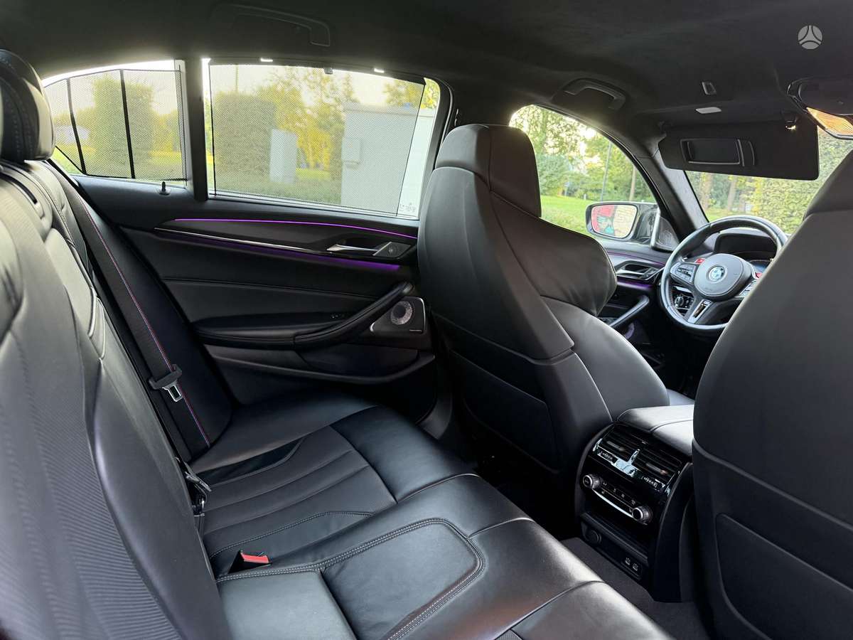 BMW M5, 4.4 l., saloon / sedan