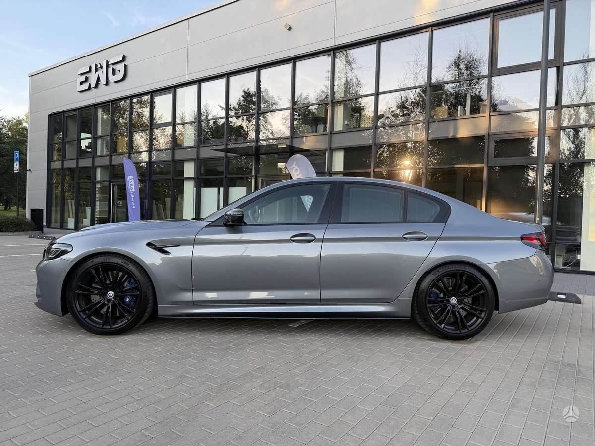 BMW M5, 4.4 l., saloon / sedan