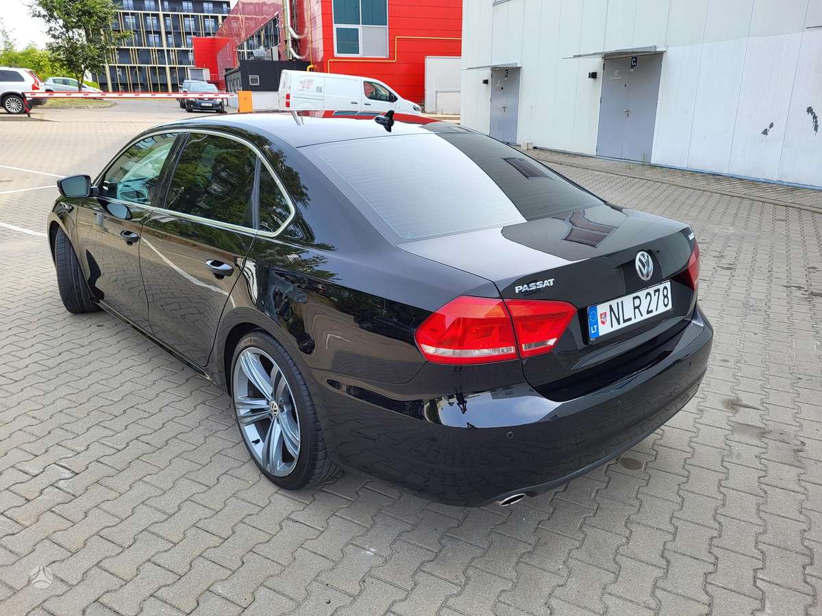 Volkswagen Passat - 4