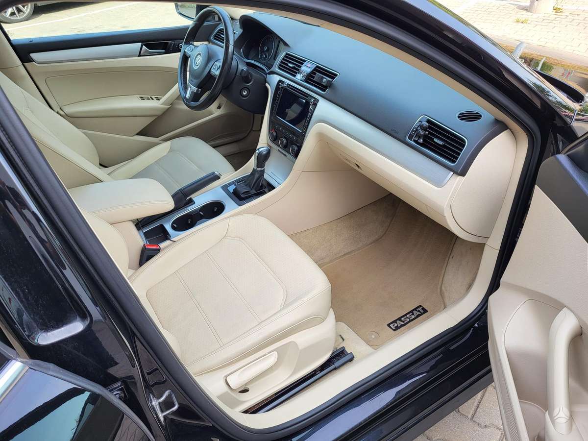 Volkswagen Passat - 11