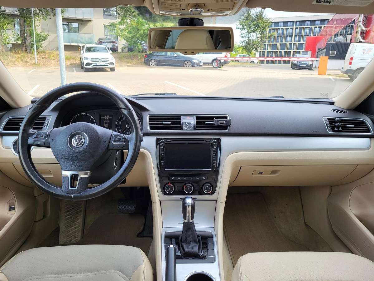 Volkswagen Passat - 7