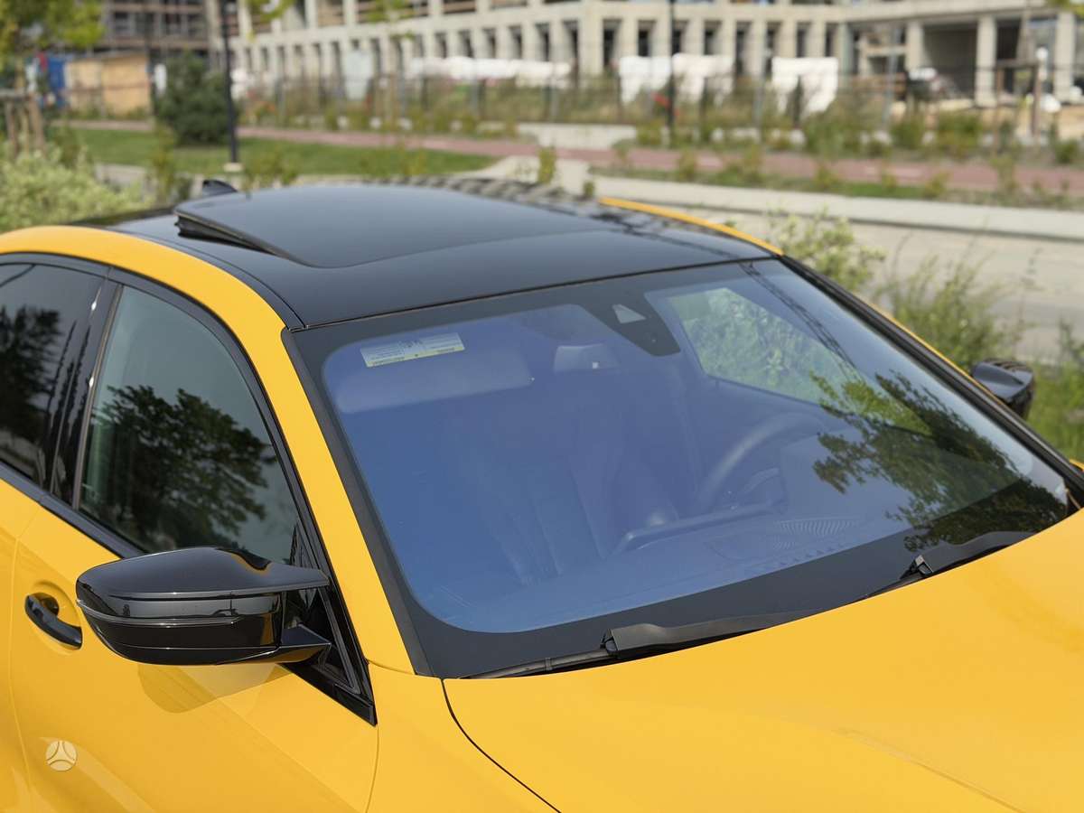 BMW 330, 2.0 l., Седан