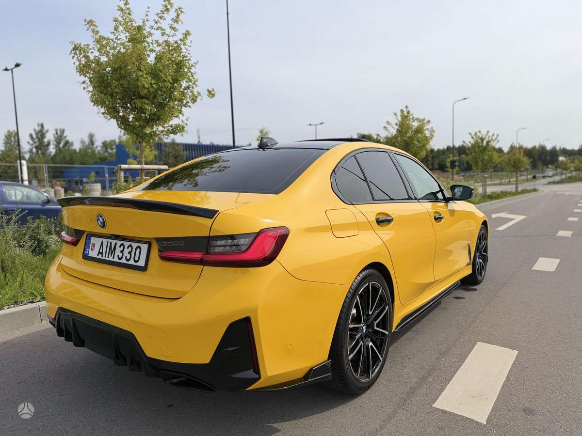 BMW 330, 2.0 l., Седан
