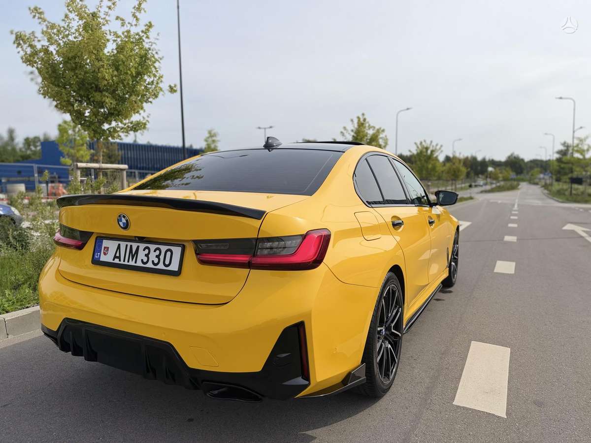 BMW 330, 2.0 l., Седан