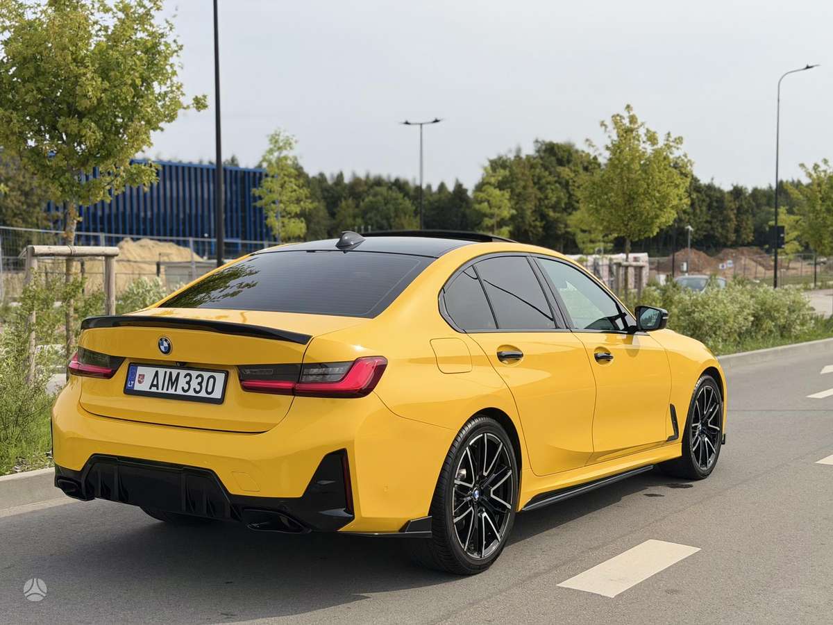 BMW 330, 2.0 l., Седан
