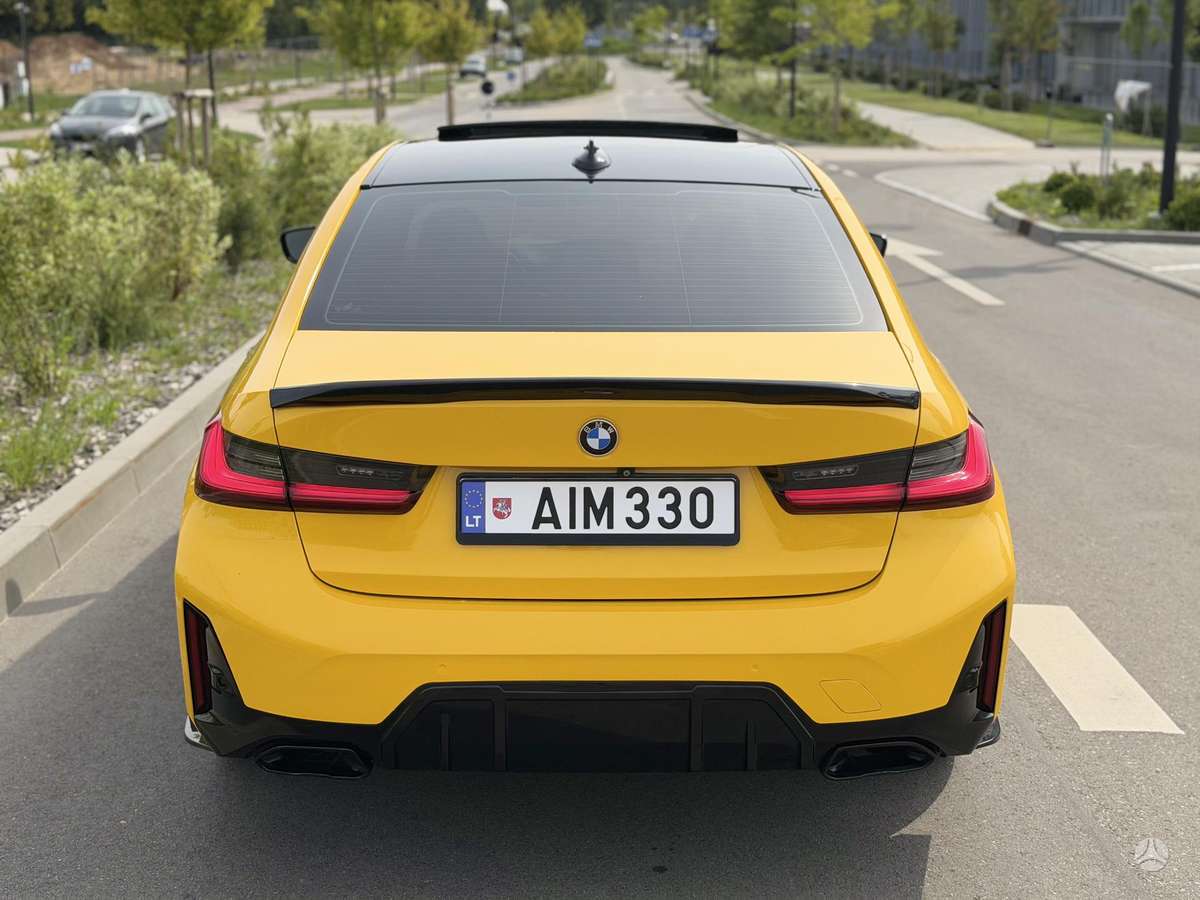 BMW 330, 2.0 l., Седан