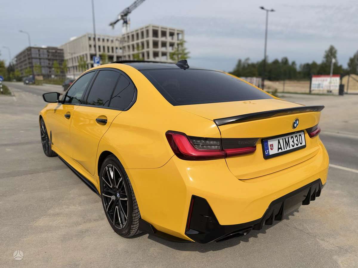 BMW 330, 2.0 l., Седан