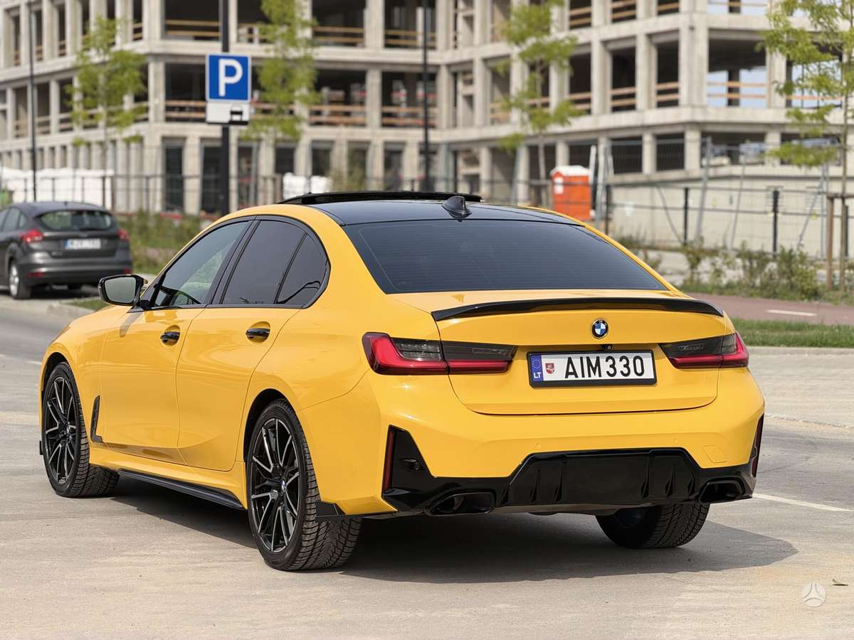 BMW 330, 2.0 l., Седан