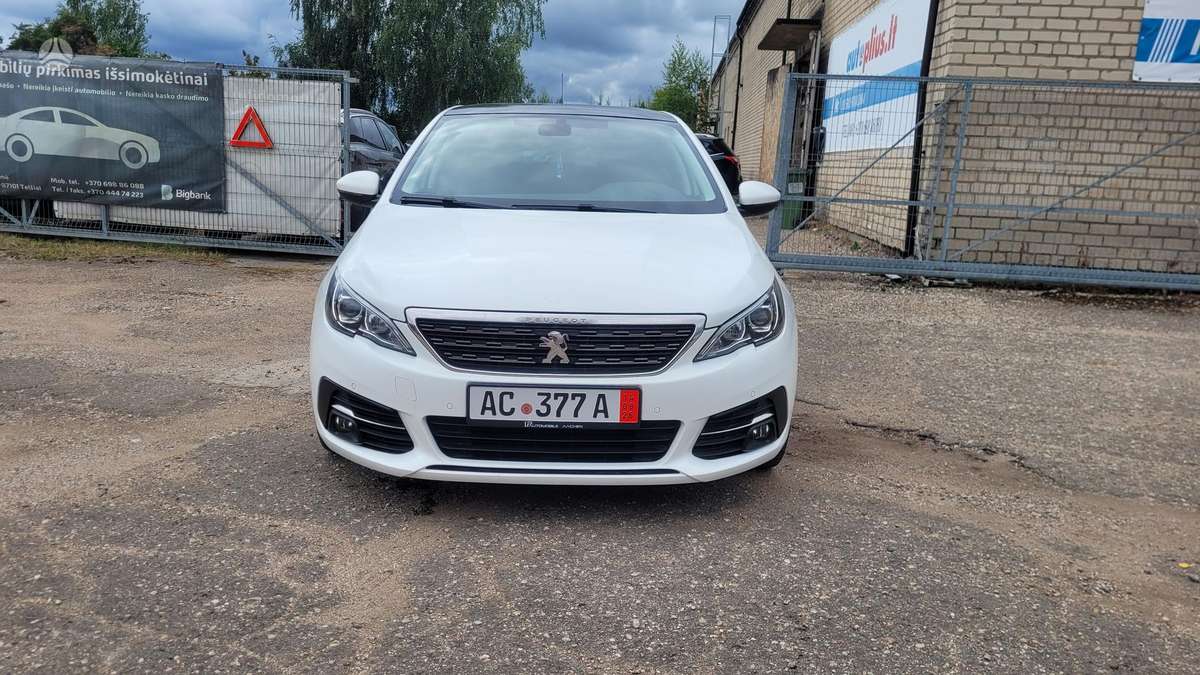Peugeot 308, 1.2 l., hatchback