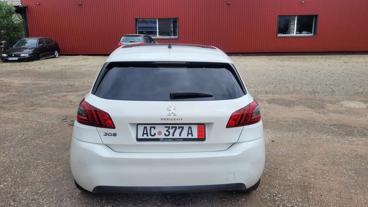 Peugeot 308, 1.2 l., hatchback