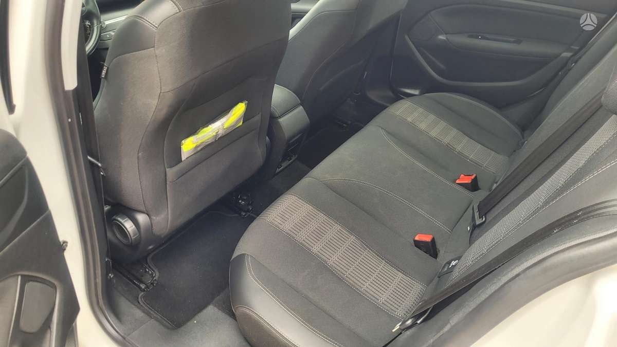 Peugeot 308, 1.2 l., hatchback