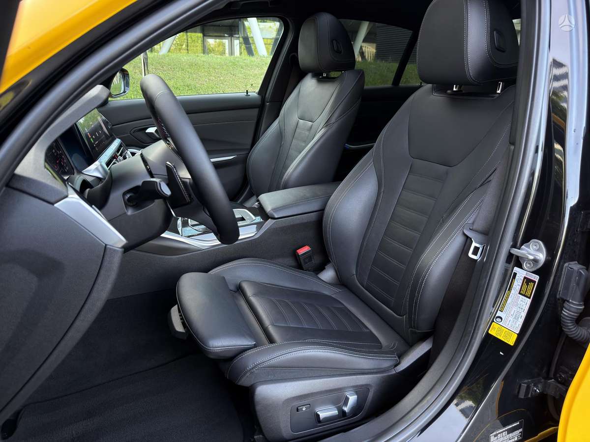 BMW 330, 2.0 l., Седан