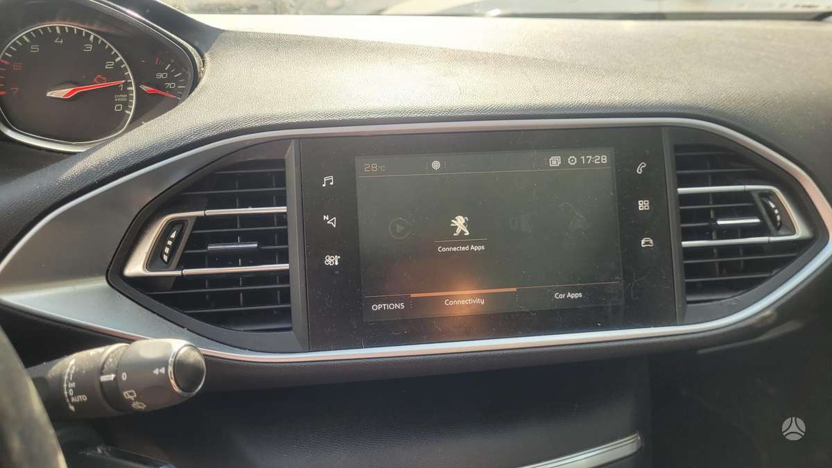 Peugeot 308, 1.2 l., hatchback