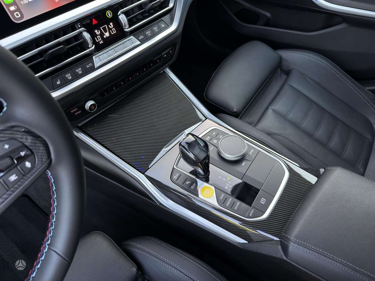 BMW 330, 2.0 l., Седан
