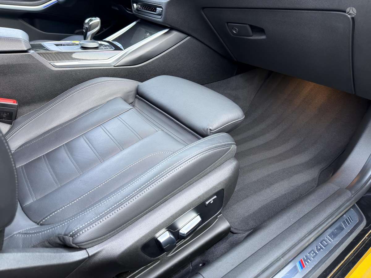 BMW 330, 2.0 l., Седан