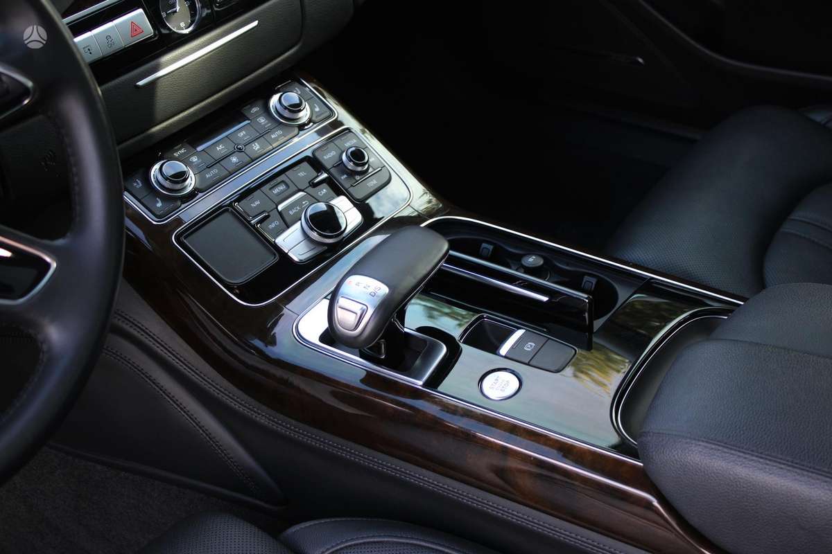 Audi A8 L, 3.0 l., Седан