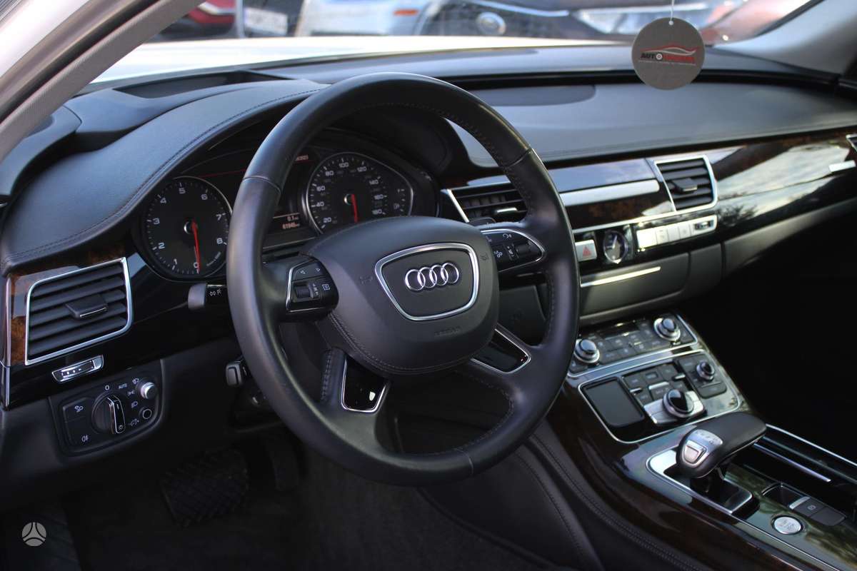 Audi A8 L, 3.0 l., Седан
