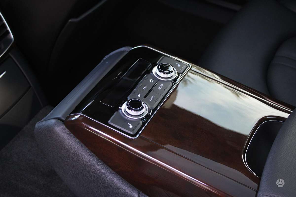 Audi A8 L, 3.0 l., Седан