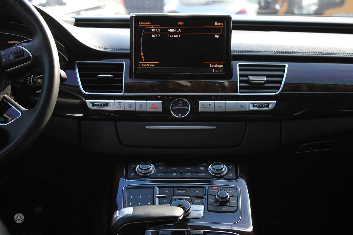 Audi A8 L, 3.0 l., Седан