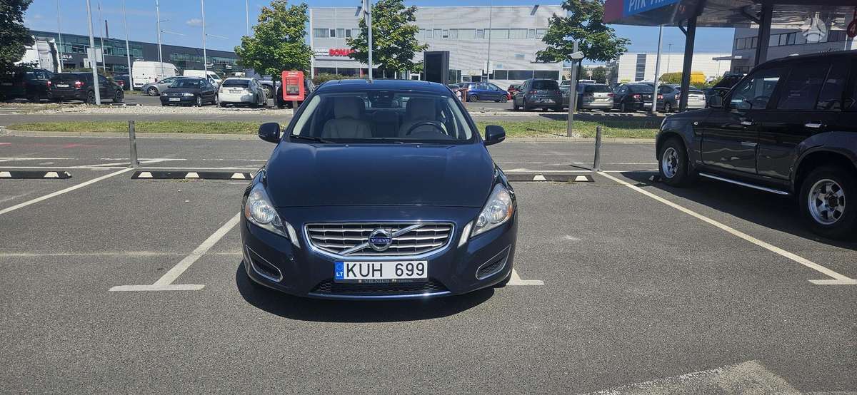 Volvo S60, 2.5 l., Седан