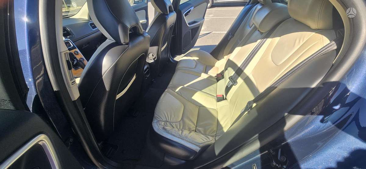 Volvo S60, 2.5 l., Седан