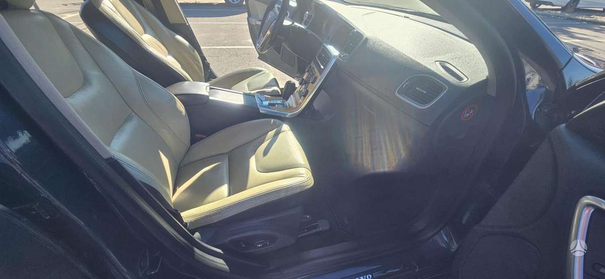 Volvo S60, 2.5 l., Седан